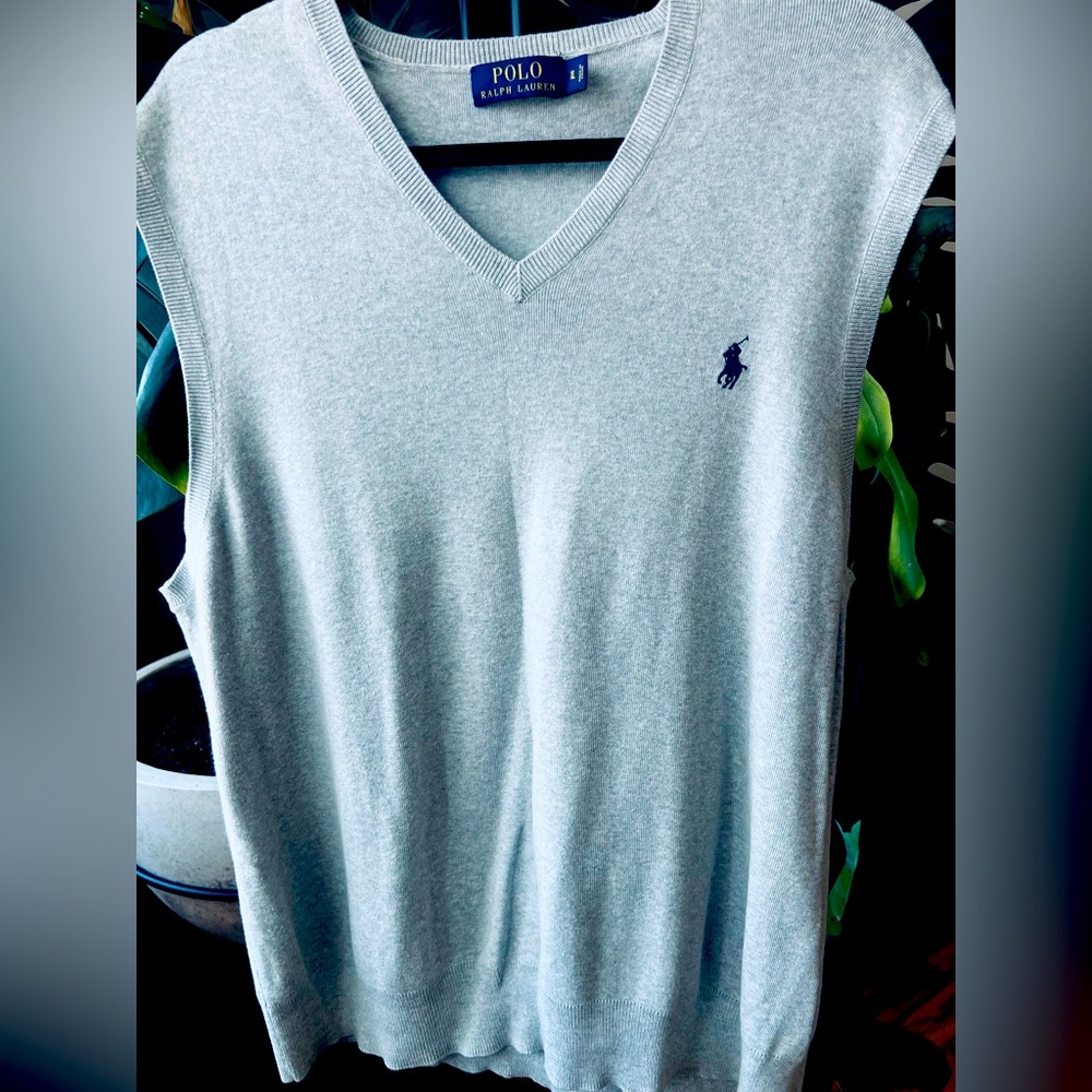 Ralph Lauren Light Gray Sleeveless V-Neck Sweater